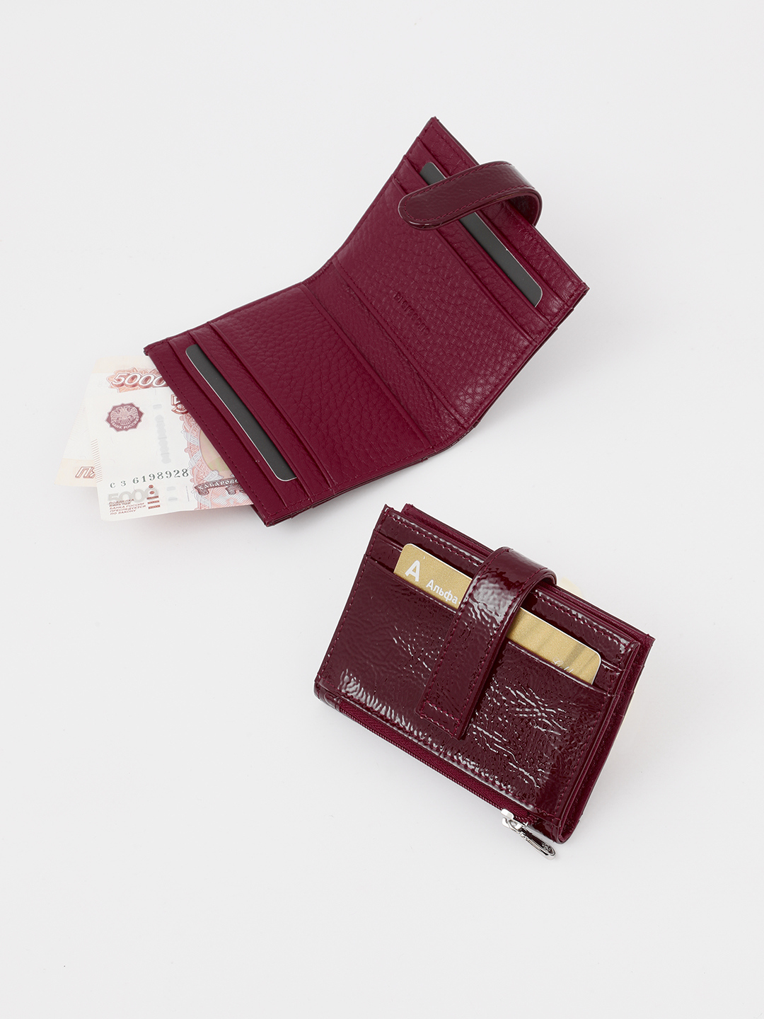 Картхолдер-визитница с именной гравировкой Di Gregorio из лаковой кожи бордового оттенка