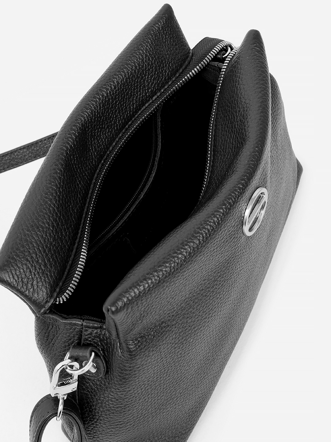 Прямоугольная кросс-боди c фирменным круглым логотипом от FOLLE в черном цвете