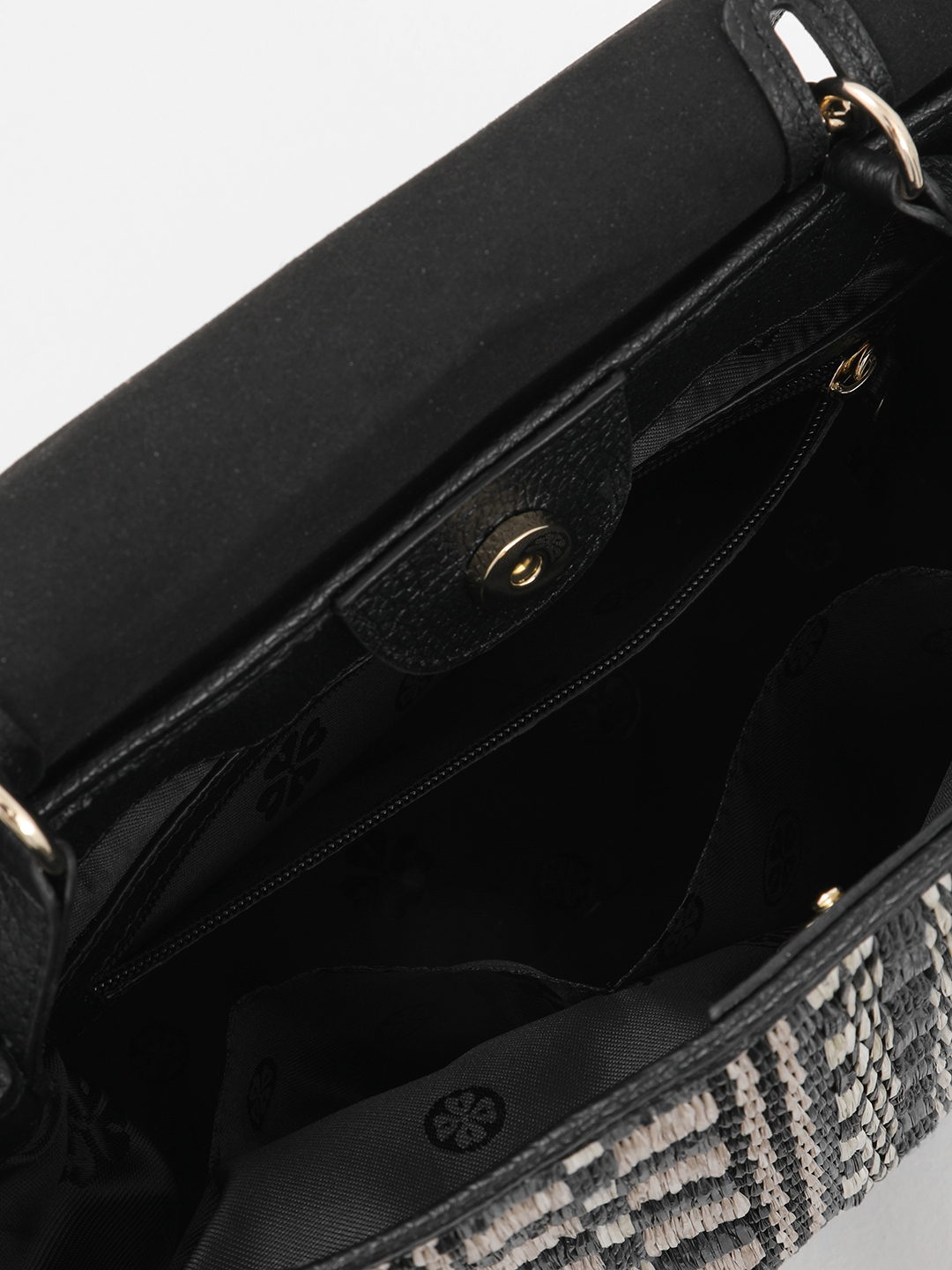 Cэтчел с массивной золотистой цепью и головой леопарда KELLEN из рафии и натуральной кожи чёрного цвета