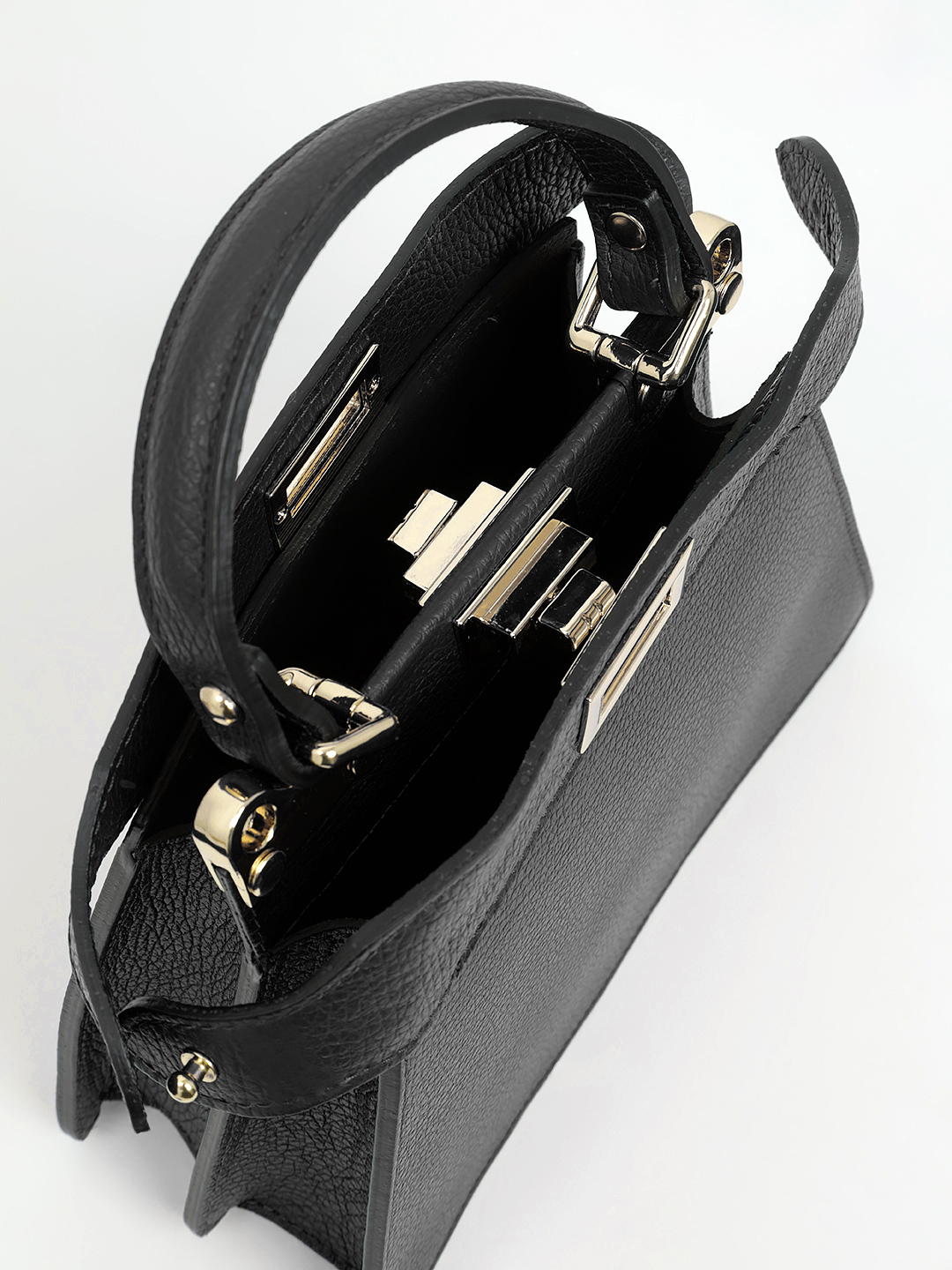 Сумка с подвеской в виде платка-твилли от Di Gregorio в чёрном цвете