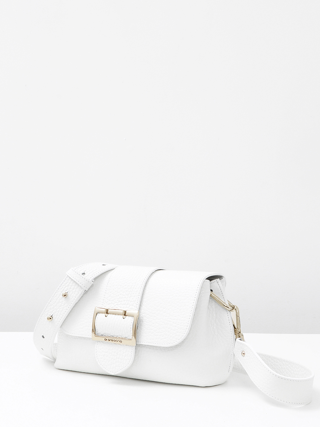 Кросс-боди на плечо с клапаном в виде ремня от Di Gregorio в белом цвете