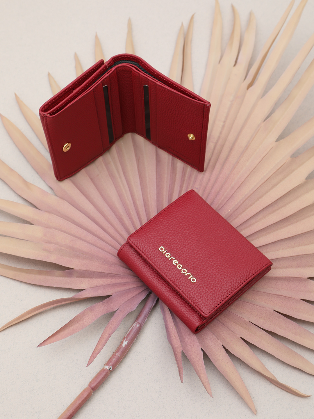 Мини-кошелёк с металлической гравировкой от Di Gregorio бордового цвета