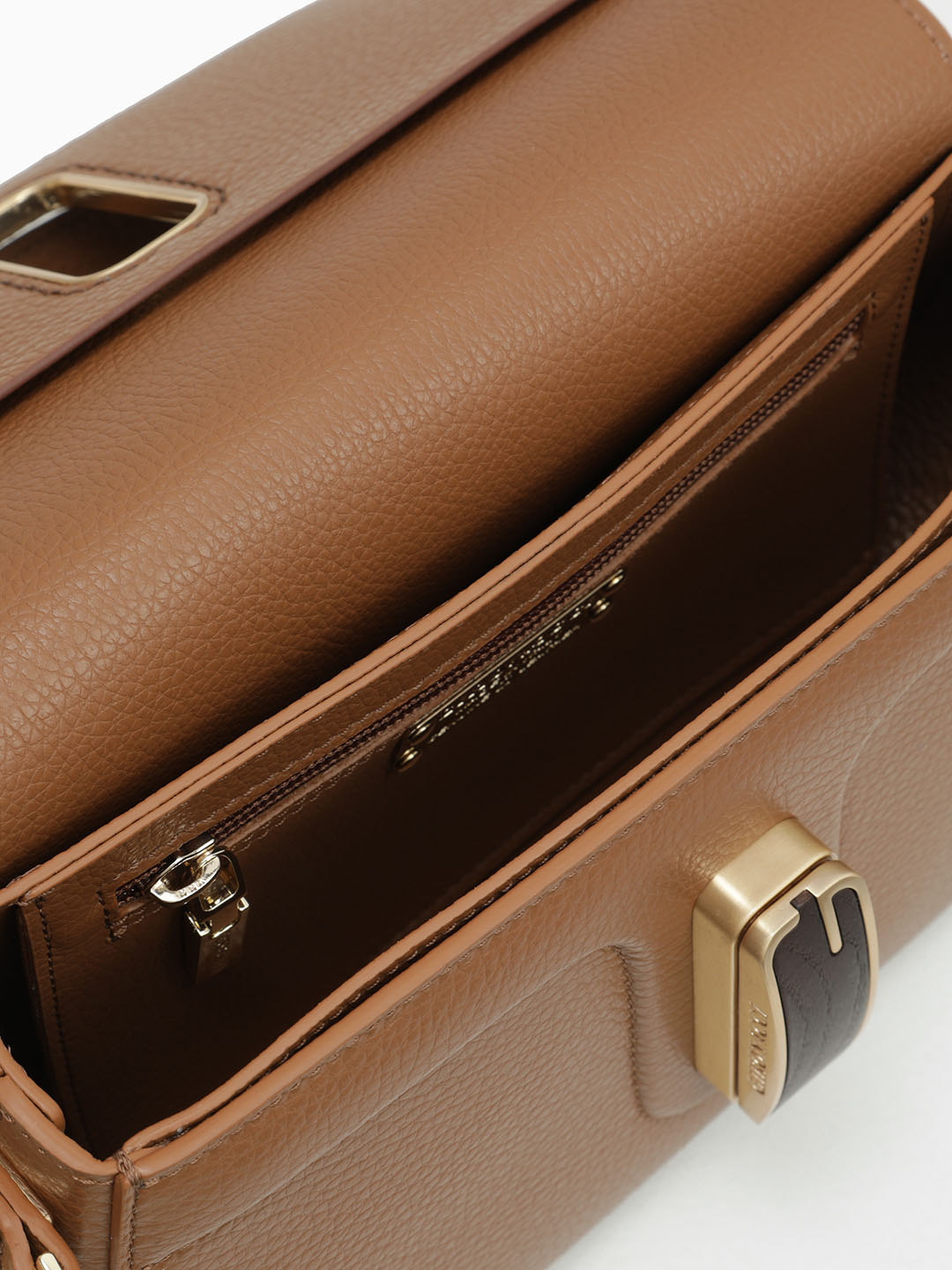 Сумка-багет от Gironacci с поворотным замком и деревянным элементом из кожи рыжего цвета