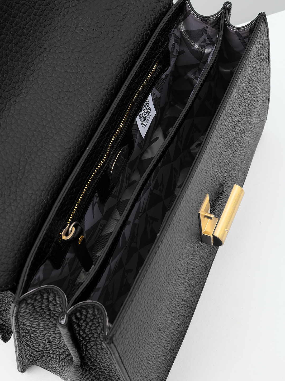 Сумка-портфель с цилиндрическим замком от ARCADIA из крупнозернистой кожи чёрного цвета