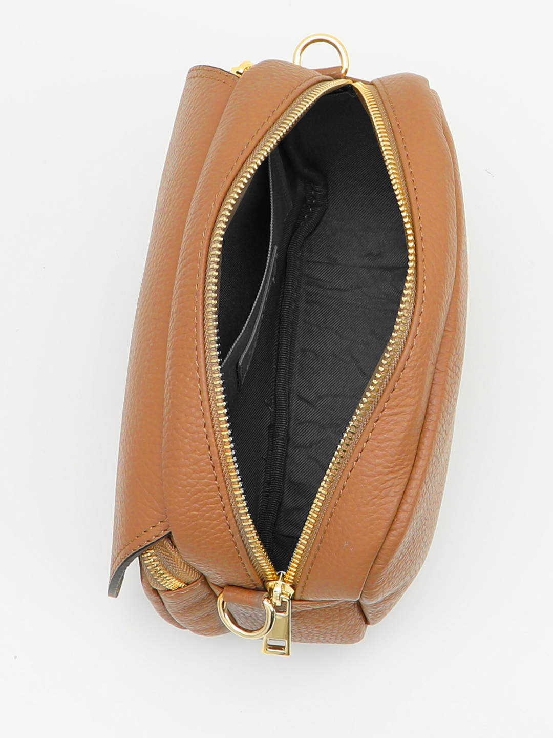 Кросс-боди c клапаном с фирменной круглой фурнитурой от FOLLE в рыжем цвете