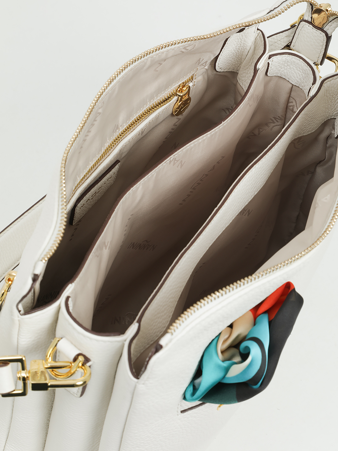 Кросс-боди с дополнительным карманом для платка от NANNINI оттенка шампань