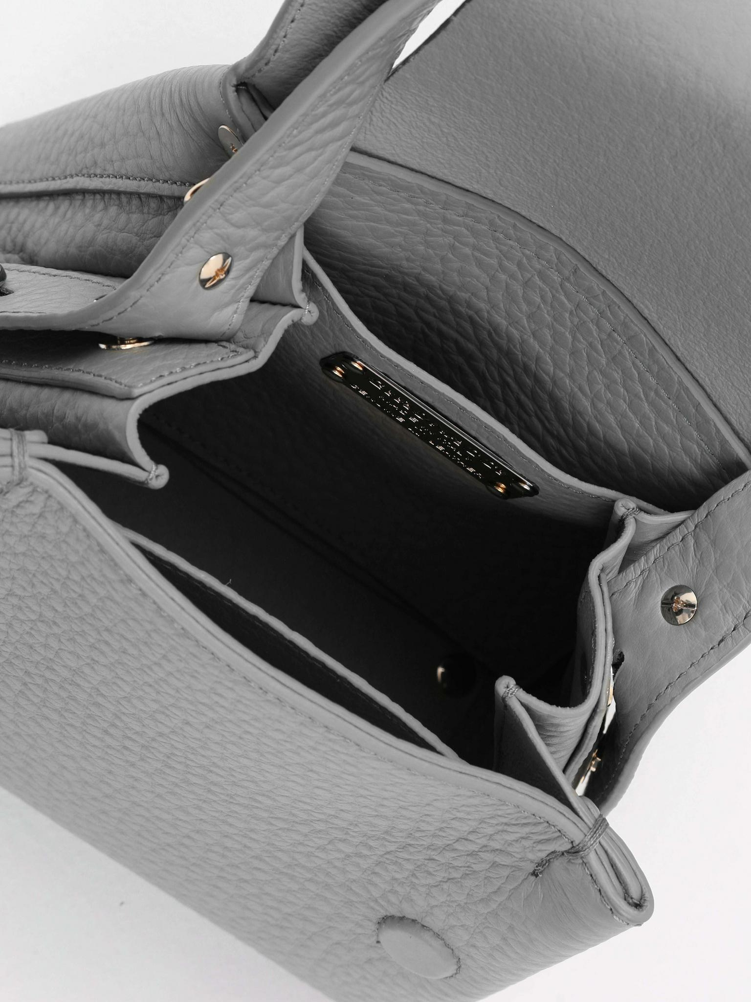 Мини-сэтчел с фурнитурой в виде буквы «G» из натурального дерева от Gironacci в сером оттенке