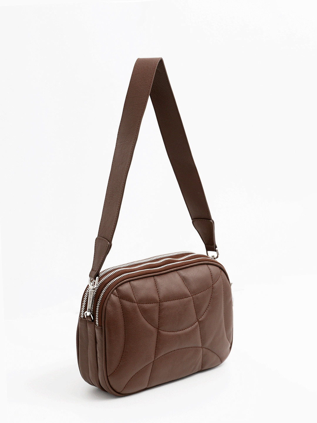 Стёганая кросс-боди с тремя отделениями и логотипом Renato Angi в коричневом цвете