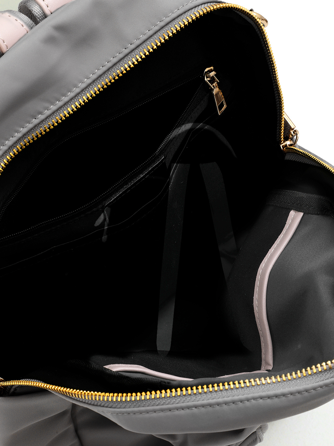 Болоньевый рюкзак серого оттенка от Ivory c карманом на затяжке