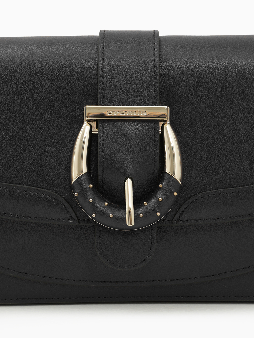 Багет от Cromia в натуральной гладкой коже черного цвета с фурнитурой в виде пряжки