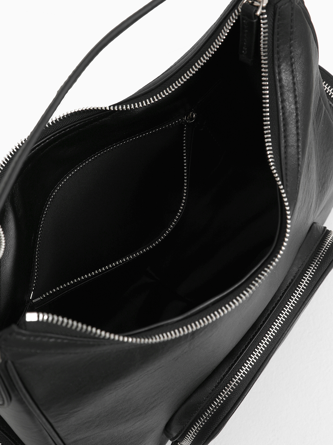 Чёрная сумка-хобо с двумя боковыми карманами от IVORY