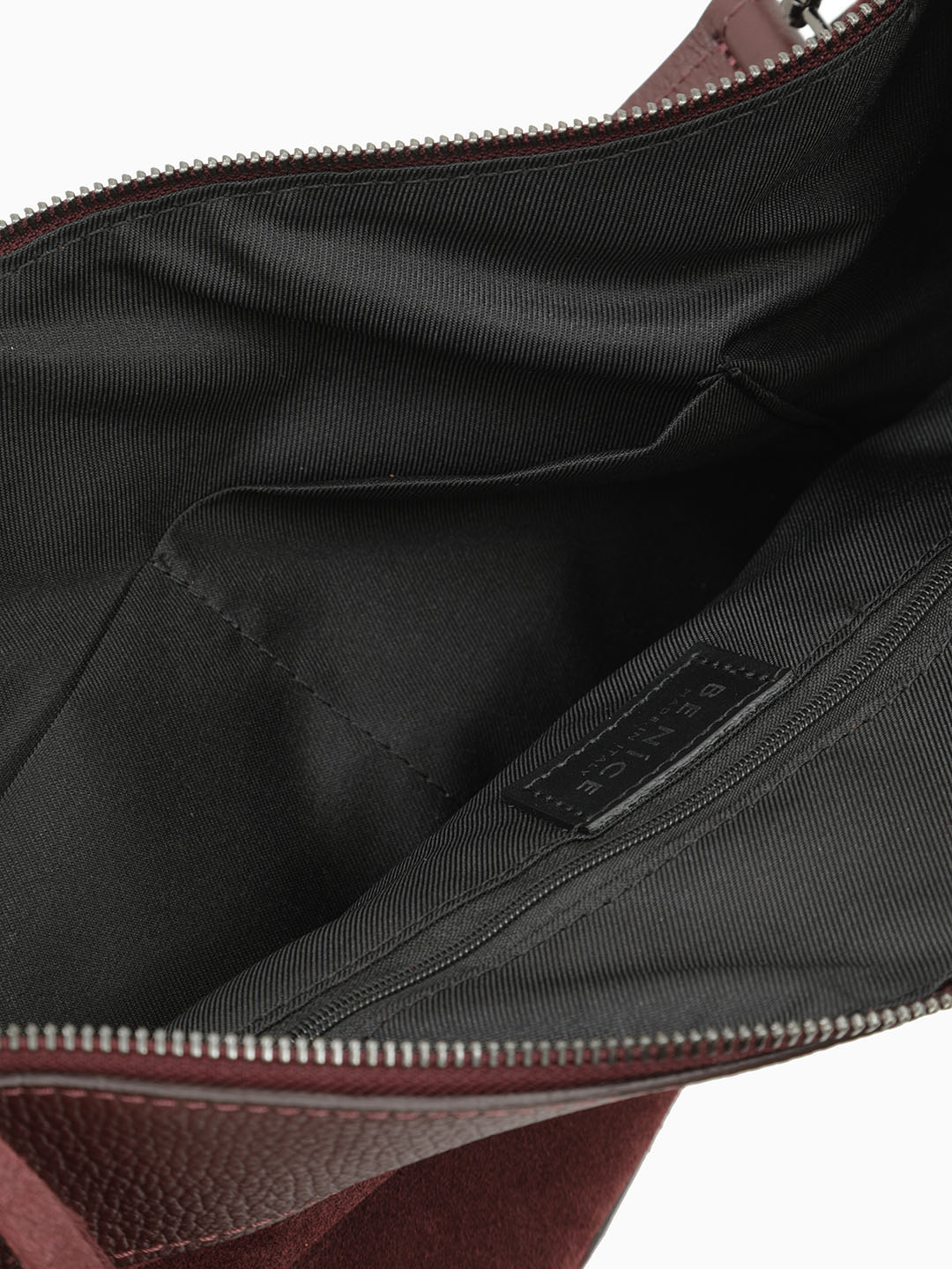 Сумка - мешок с бахромой от бренда BE NICE в комбинации замши и кожи в цвете бордо