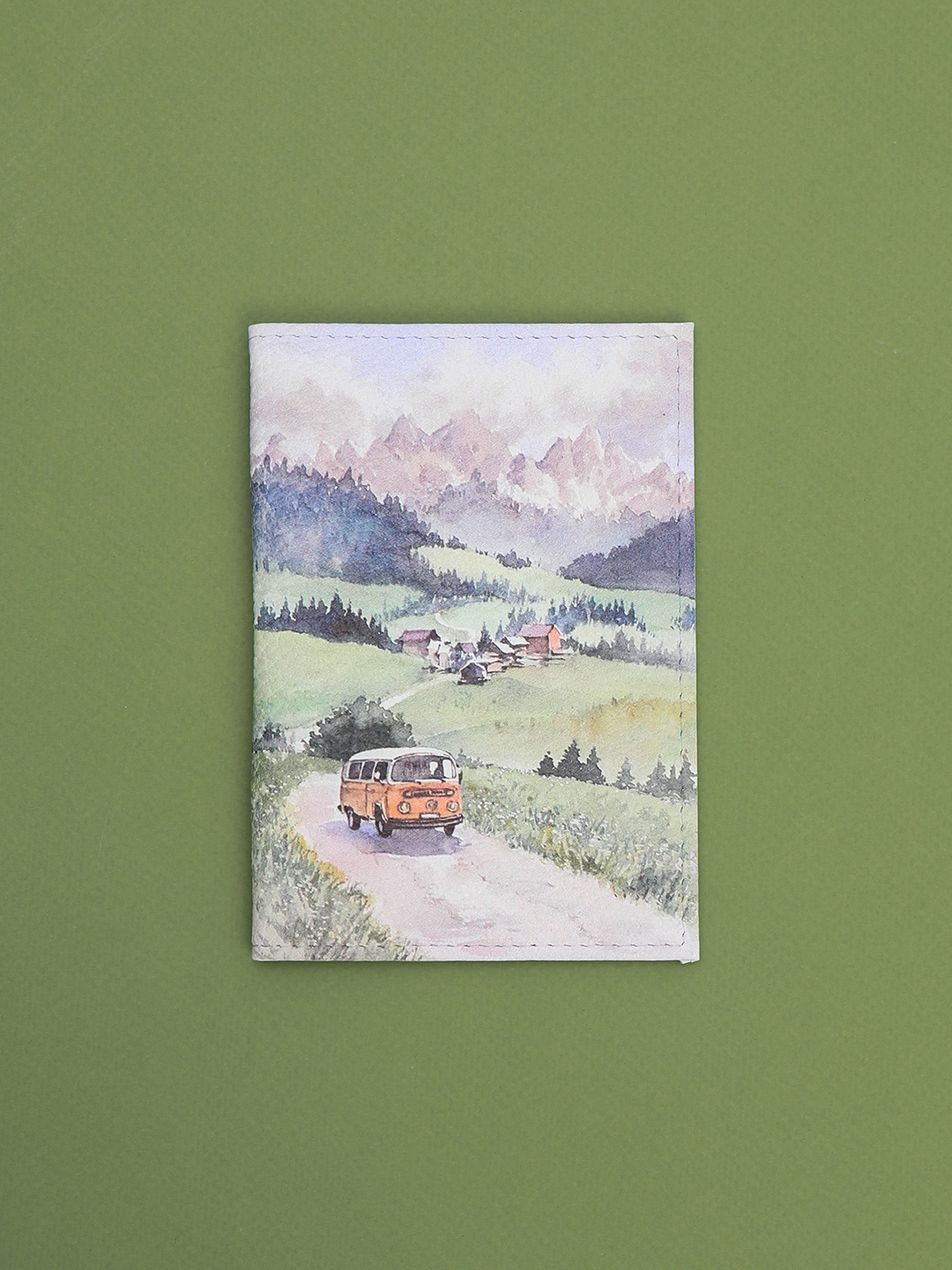 Обложка для паспорта от Alessandro Beato из натуральной кожи с принтом машины среди холмов