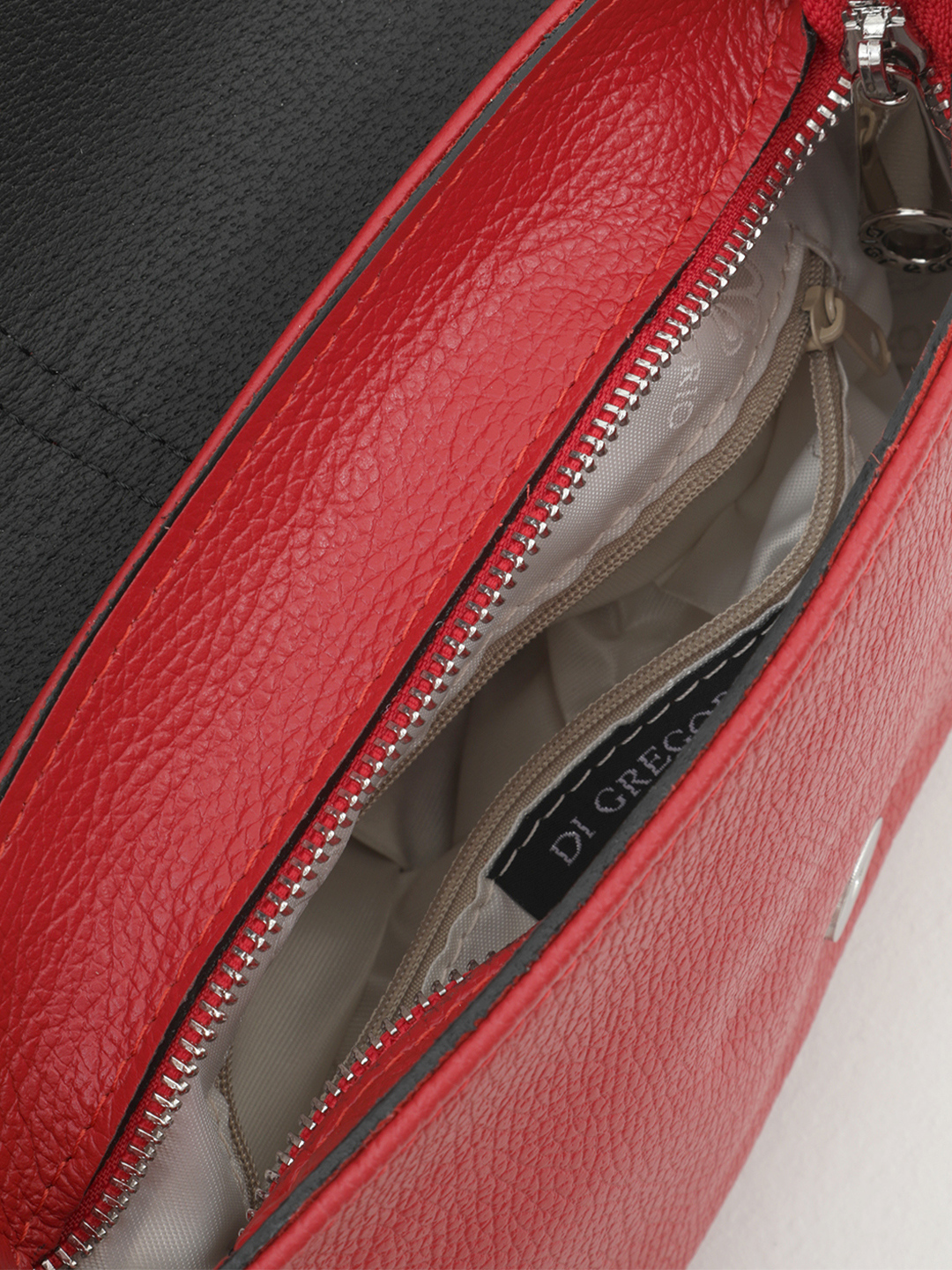 Небольшая кросс-боди с именной гравировкой Di Gregorio в красном цвете