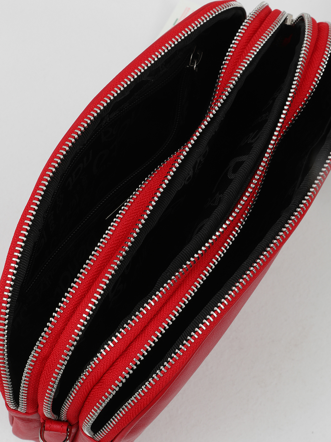 Красная кросс-боди с тремя отделениями и логотипом Renato Angi