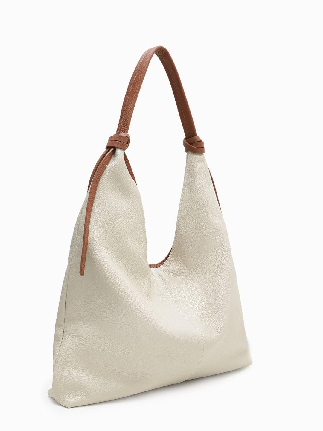 Сумка-мешок с кожаными узлами на ручках от Folle из натуральной кожи бежевого цвета с рыжей ручкой