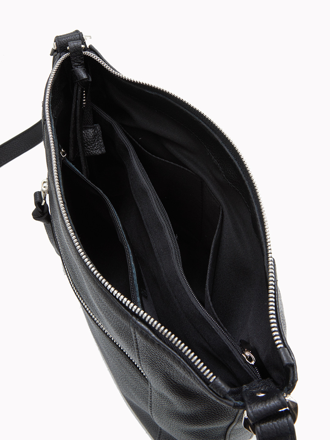 Сумка через плечо от Folle с передним карманом и круглой фирменной фурнитурой из натуральной кожи черного цвета