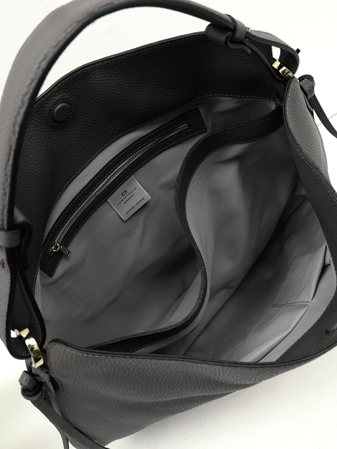 Сумка хобо от Loristella в черной натуральной коже в размере M