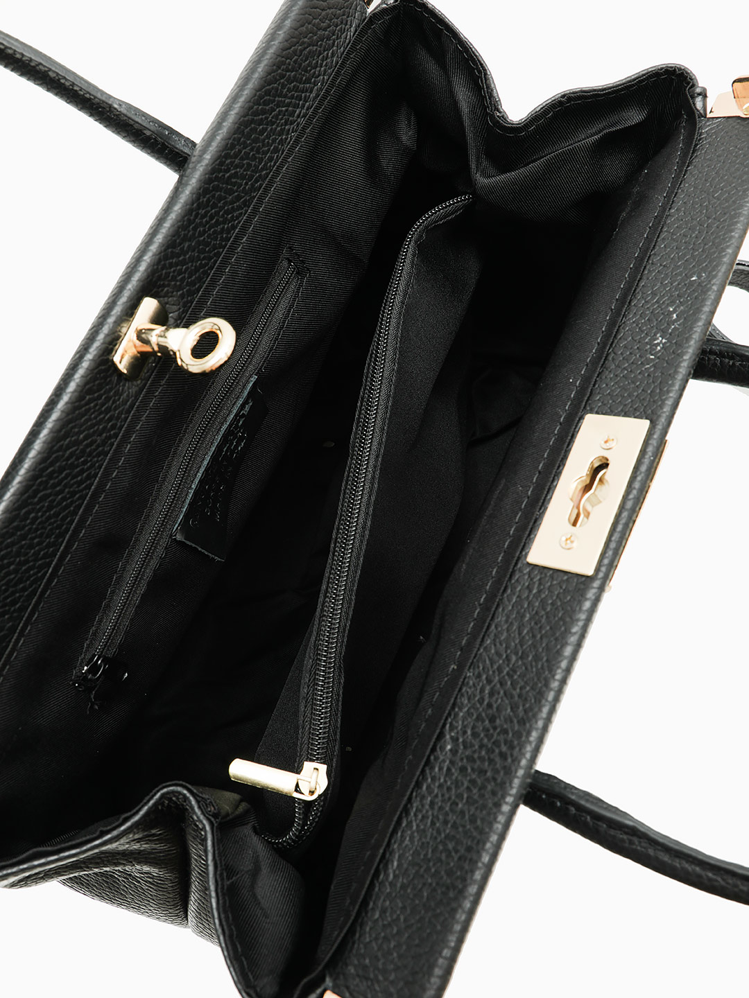 Женская сумка-саквояж от Folle из натуральной кожи черного цвета