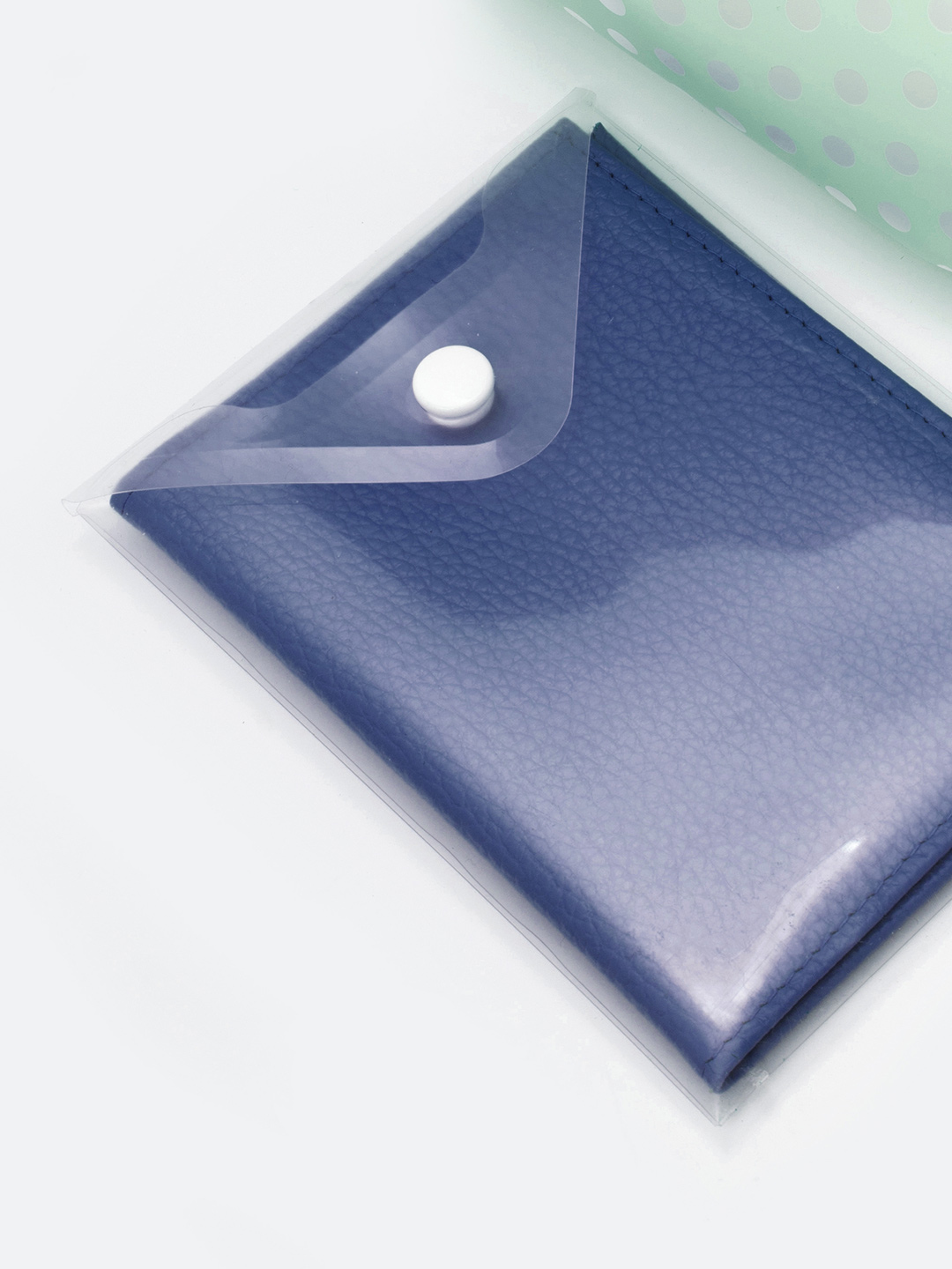 Обложка для паспорта в синем цвете от Alessandro Beato из натуральной кожи 