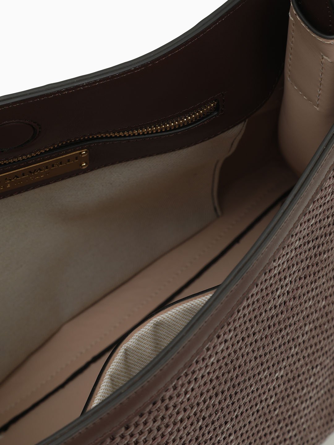 Классическая сумка от Carlo Salvatelli из соломки-рафии и кожи коричневого цвета