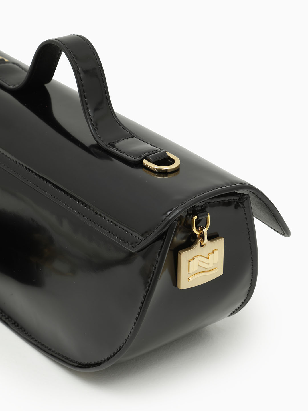 Небольшой сэтчел от Nannini из лакированной кожи черного цвета