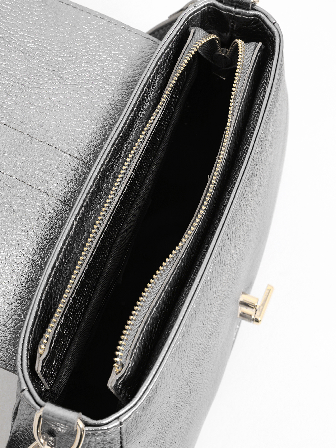 Сумка-багет "Adelina" с именным штампом BE NICE металлизированного серебристого оттенка