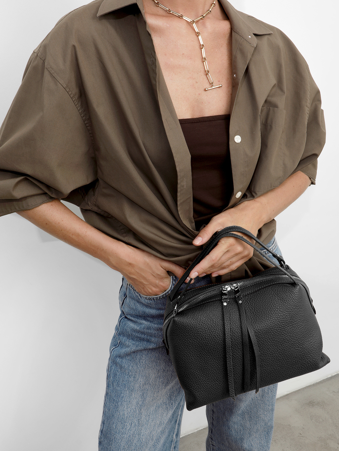 Чёрная сумка с двумя длинными пуллерами от RIPANI