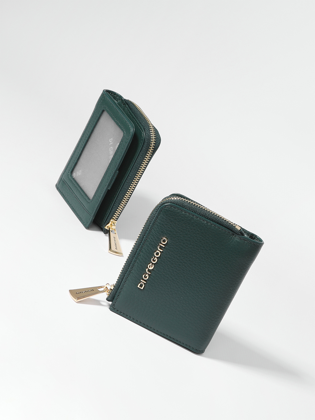 Тёмно-зелёный кошелёк с металлическими буквами логотипа Di Gregorio