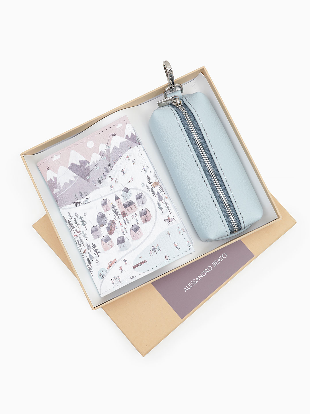 Набор от Alessandro Beato из натуральной кожи с принтом "Кантри-клаб в горах зимой"