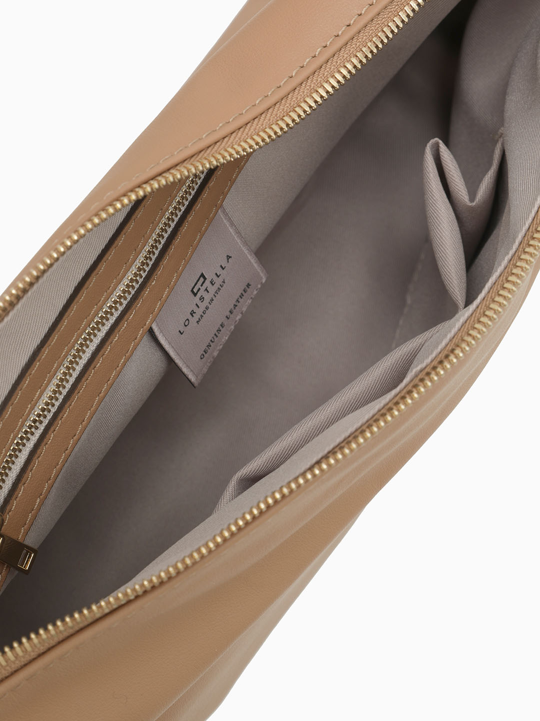 Сумка-багет с бахромой от Loristella из гладкой натуральной кожи рыжего цвета