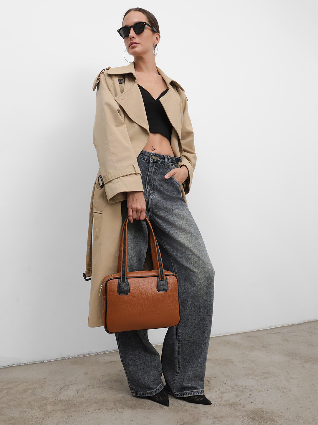 Рыжая сумка в размере М с золотистой фурнитурой от FOLLE