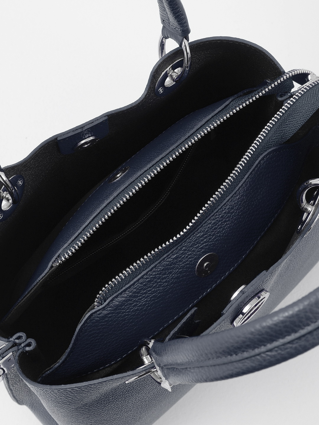 Базовый тоут из мелкозернистой кожи с круглой фурнитурой FOLLE в синем цвете