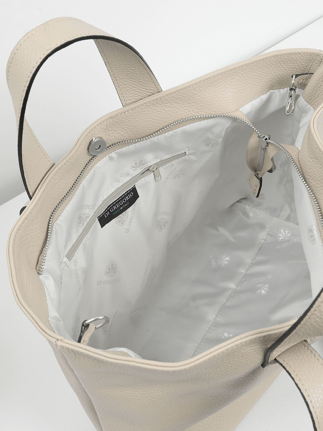 Сумка-шоппер с двумя парами ручек от Di Gregorio бежевого цвета