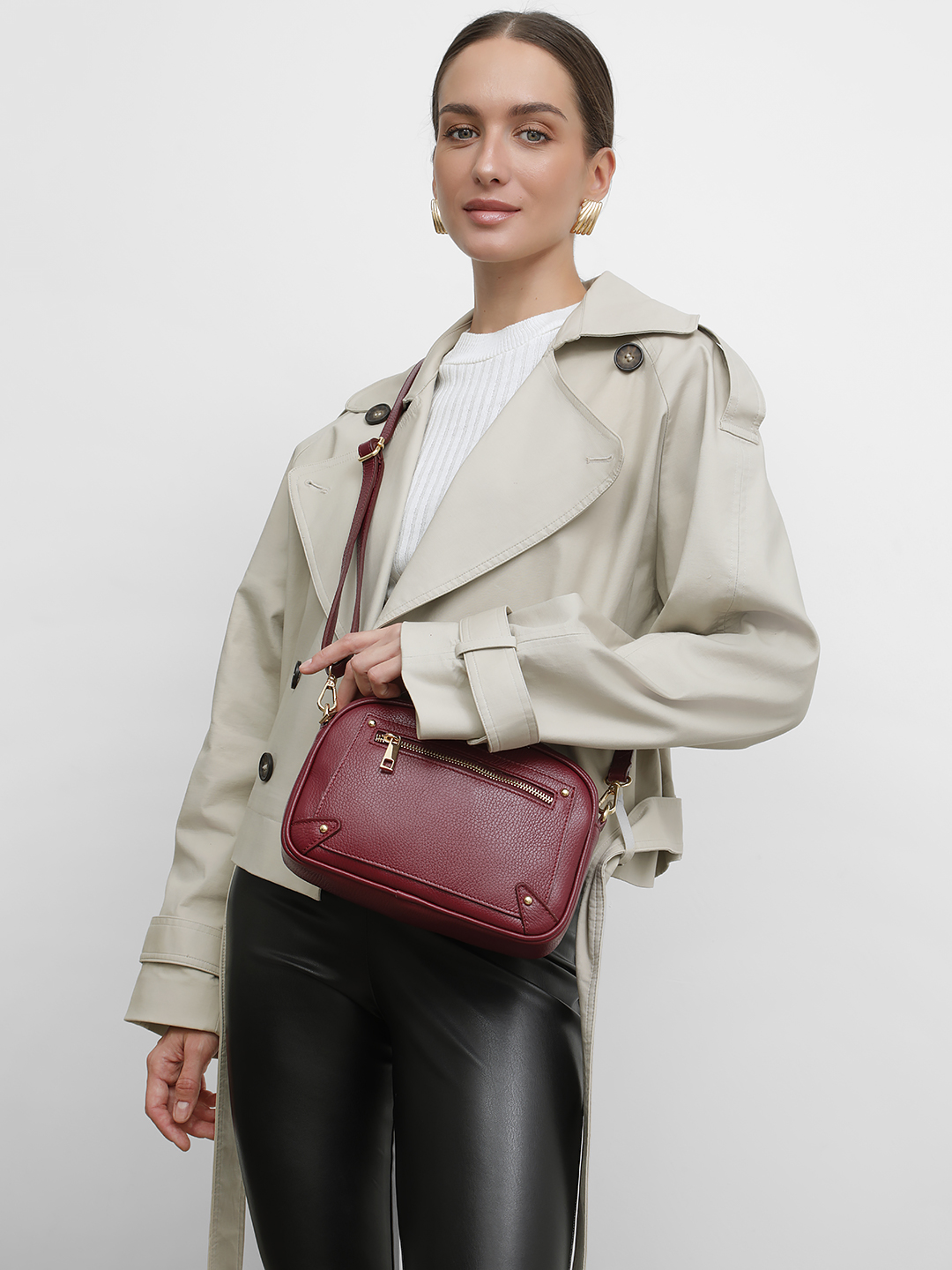 Полукруглая кросс-боди с дополнительным карманом от FOLLE в бордовом оттенке